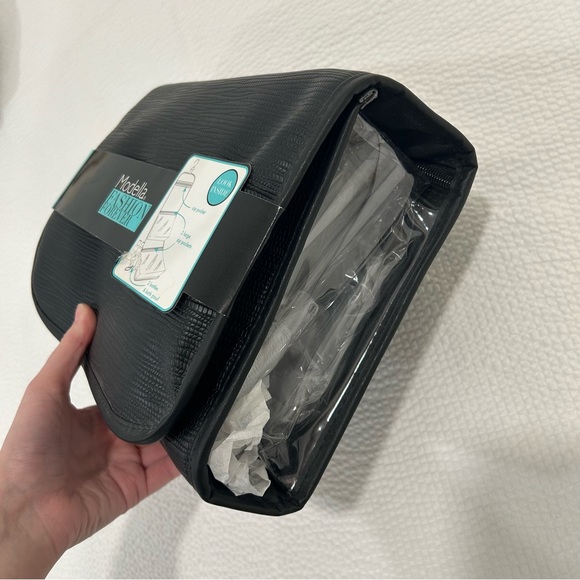 Toiletry bag - Picture 7 of 7